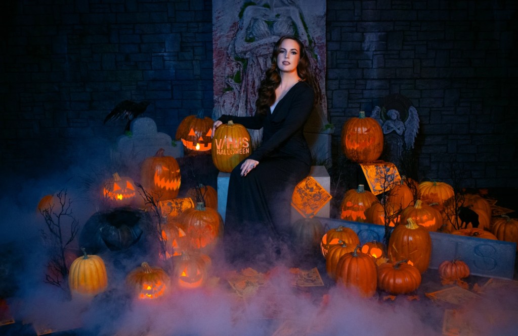 Sarah Nicklin in V/H/S Halloween Promo